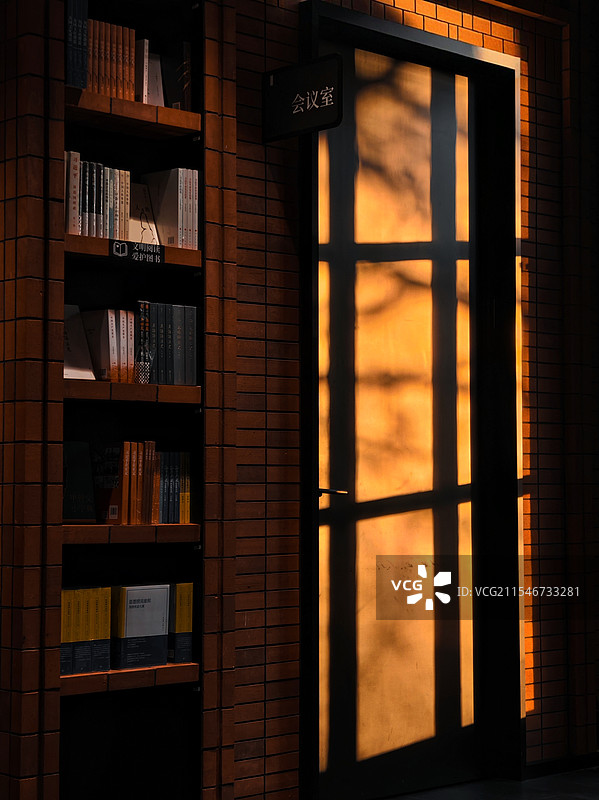 书店光影图片素材
