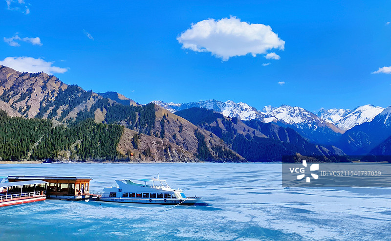 新疆天山天池图片素材