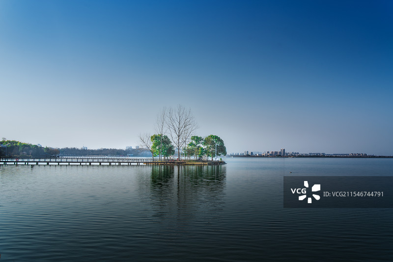安徽省池州市贵池区平天湖木桥风光图片素材