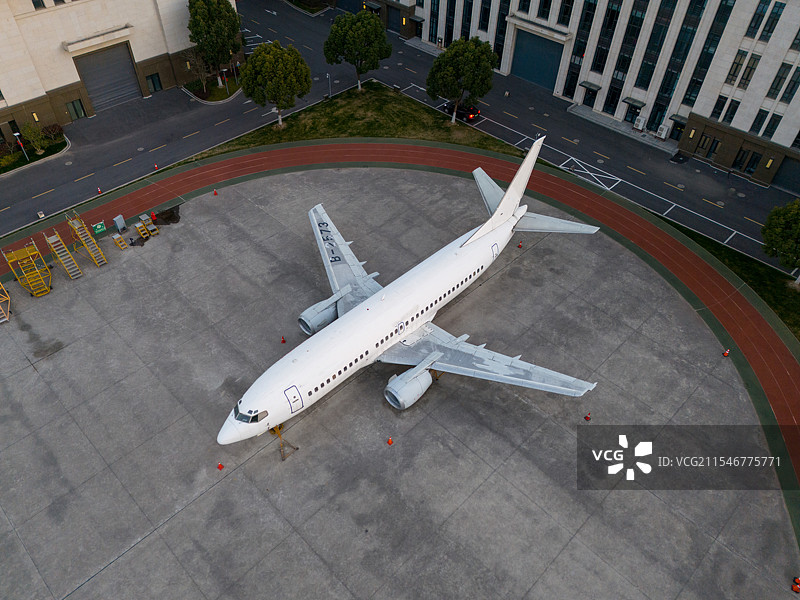 上海东方航空青浦培训基地波音737-300飞机航拍图片素材