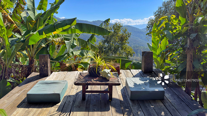 云南布朗族吊脚楼休闲观景台图片素材