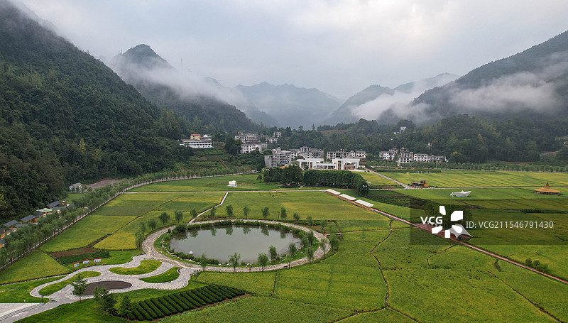 航拍湖北恩施市白果乡观音塘景区田园风光图片素材