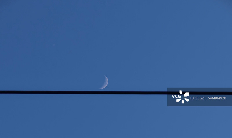 弯月上线啦图片素材
