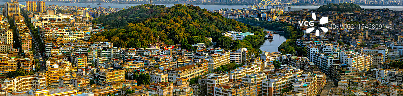 西荣路 葫芦山 潮州西湖 日出晨光照亮老城区环境优美的公园和湖泊 广东潮汕城市风光图片素材
