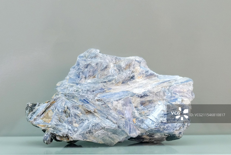 蓝晶石（硅酸盐类矿物） 云南产 山东省地质博物馆图片素材