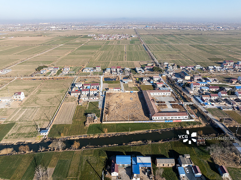 苏北平原灌云县王集镇农村田地住宅风光图片素材