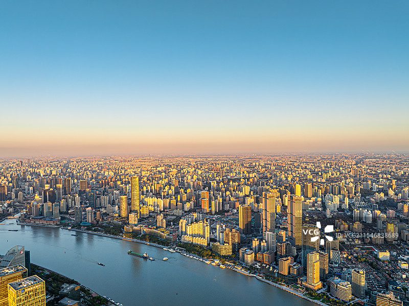 日出朝阳照亮城市 白玉兰广场 虹口滨江北外滩来福士 上海黄浦江沿岸世界客厅 浦江东岸图片素材