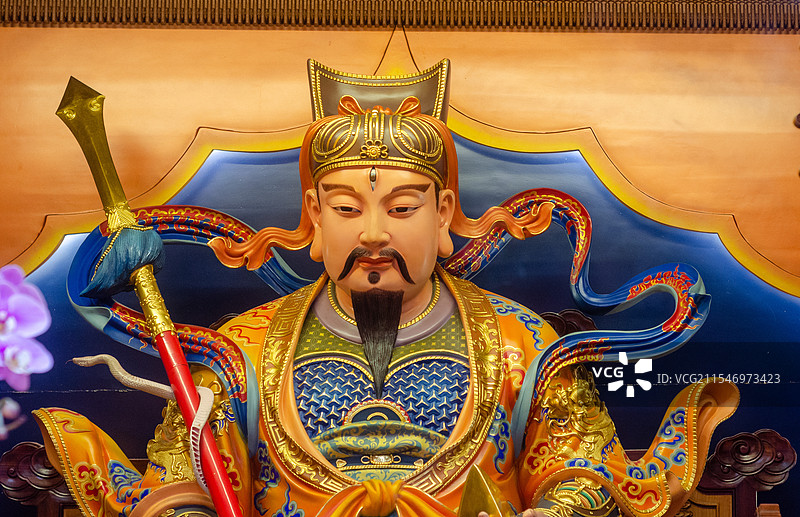 中国上海城隍庙供奉的车神奚仲塑像图片素材