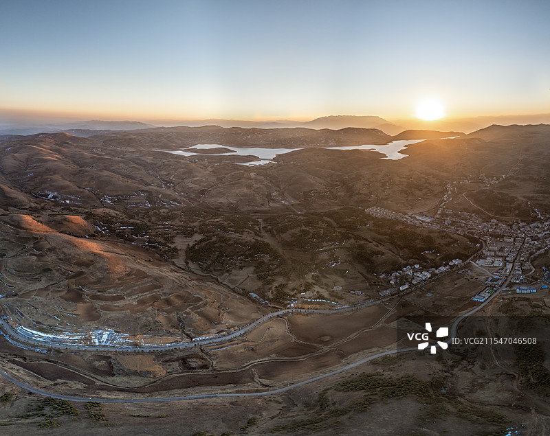 大山包日落图片素材