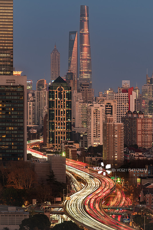 魔都大动脉：S形延安路高架图片素材