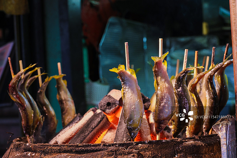 日本京都香鱼鲇鱼烤鱼炉端烧美食图片素材