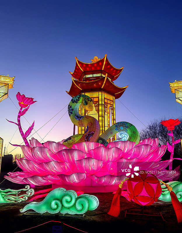 蛇年大吉——拍摄于呼和浩特赛罕区图片素材