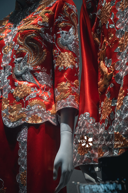 中式复古旗袍刺绣图片素材