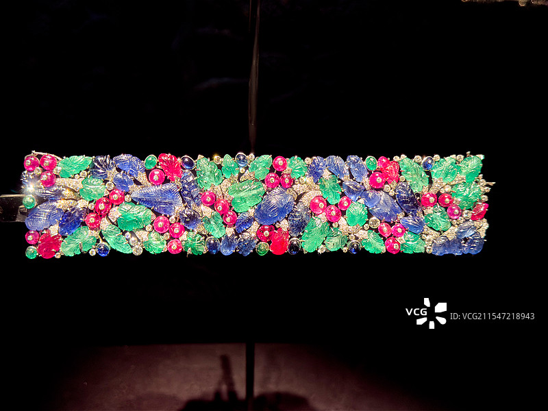 上海博物馆东馆“满庭芳菲-卡地亚的艺术魔力”展览展品及展览现场图片素材