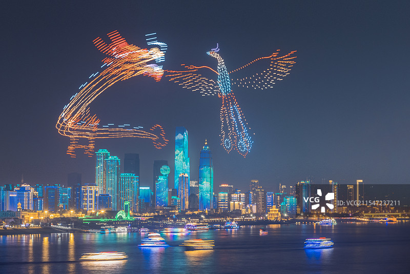 湖北省武汉市长江两岸无人机表演图片素材