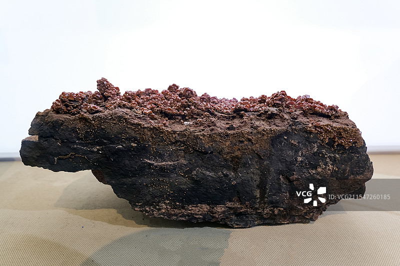 钒铅矿 摩洛哥产 山东地质博物馆图片素材