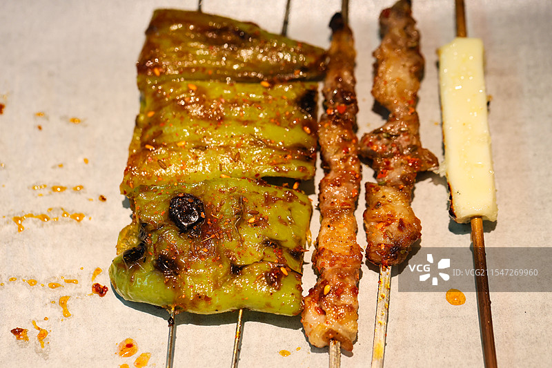 内蒙古呼和浩特美食组图烧烤烧麦奶皮子羊尾骨肚包肉图片素材