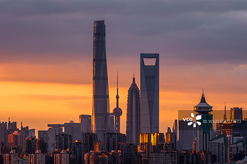 上海陆家嘴地标建筑夜景图片素材