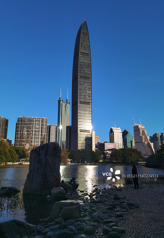 深圳京基100大厦（摄于荔枝公园内）图片素材
