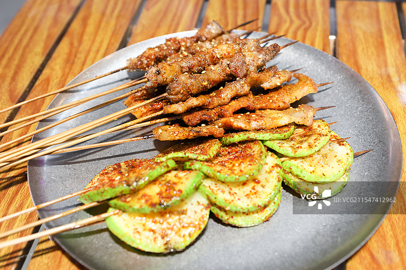 内蒙古呼和浩特美食组图烧烤烧麦奶皮子羊尾骨肚包肉图片素材