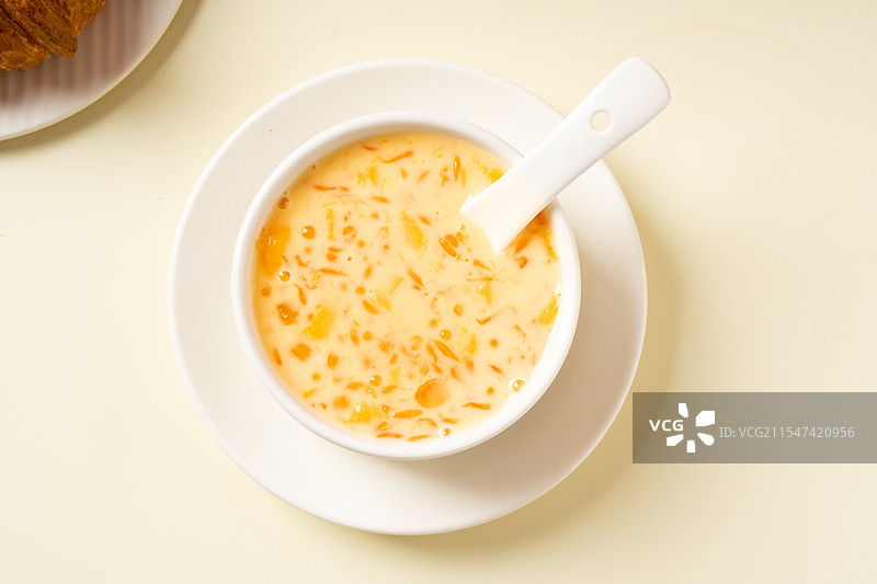 碗里的杨枝甘露图片素材