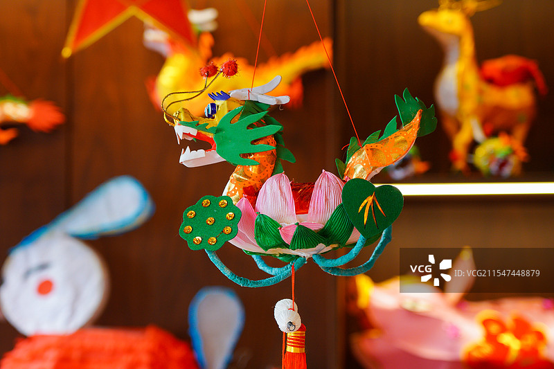 中国传统非物质文化遗产，秦淮灯彩的中国龙灯笼图片素材