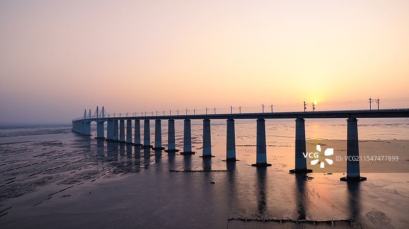跨海大桥日出图片素材