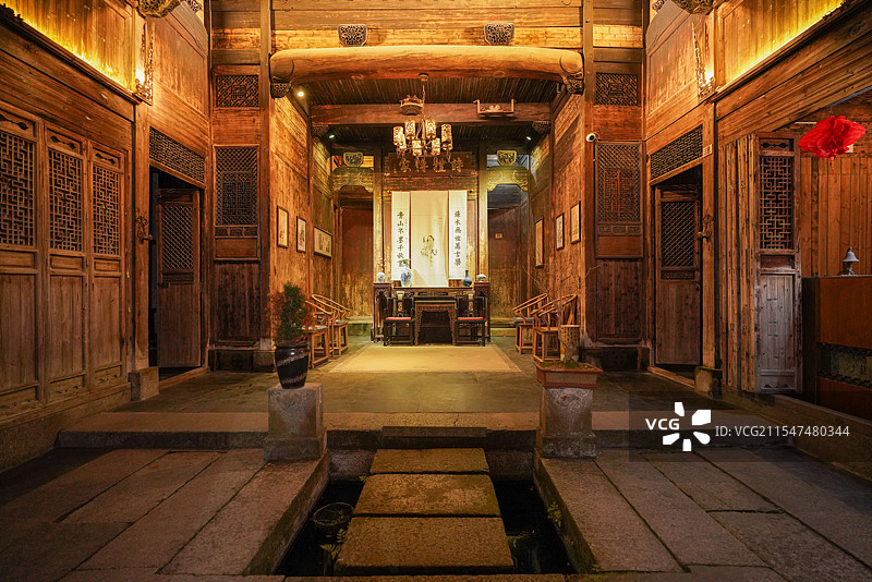 春季假期的安徽黄山宏村图片素材