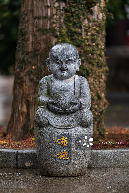 安徽天柱山三祖寺石像小和尚图片素材