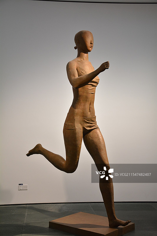 白鹅潭广东美术馆雕像图片素材