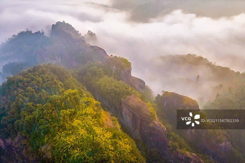 福建永安桃源洞国家4A风景区晨雾图片素材