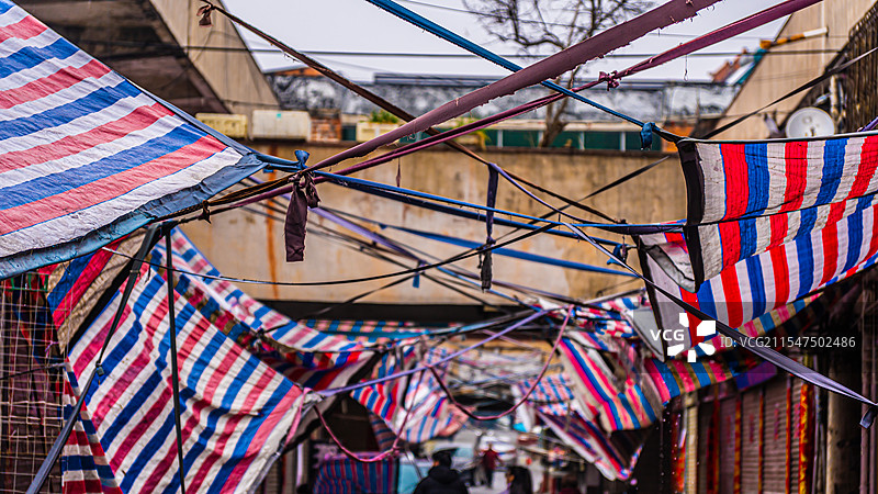 服装市场的简易大棚图片素材