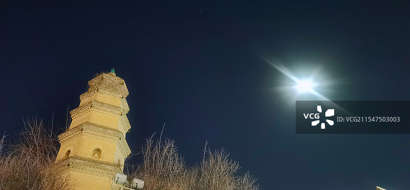 明月映宝塔图片素材