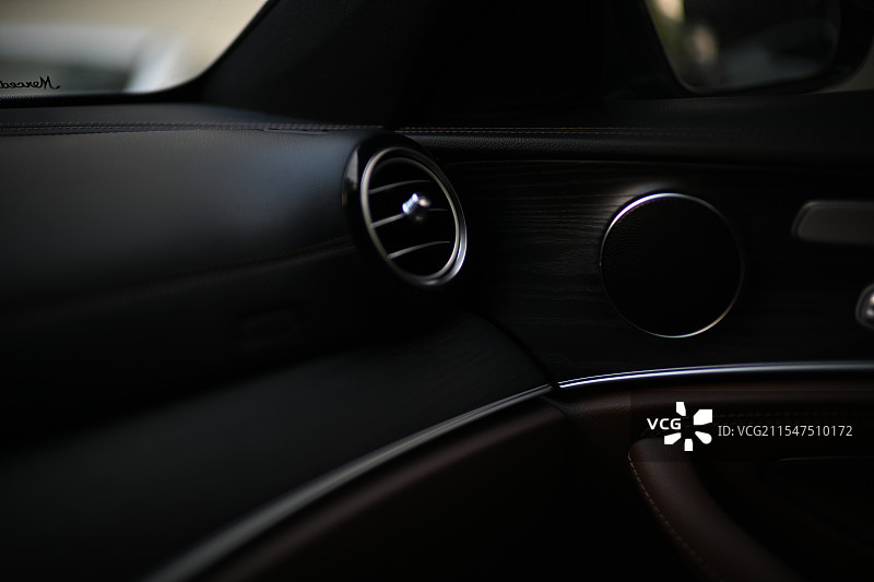 奔驰E级车内饰局部图片素材