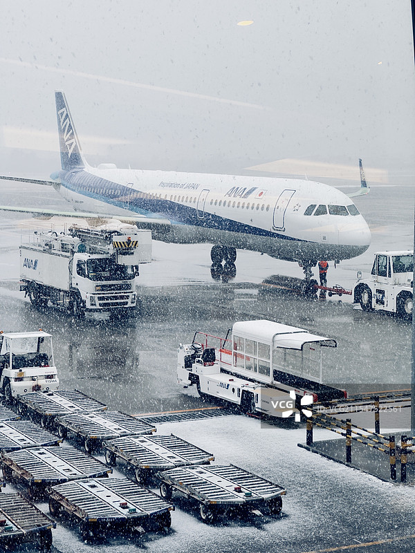 暴雪中的机场图片素材
