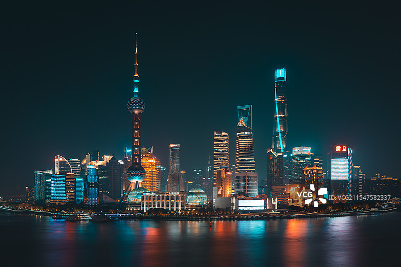 城市风光地标建筑上海外滩图片素材