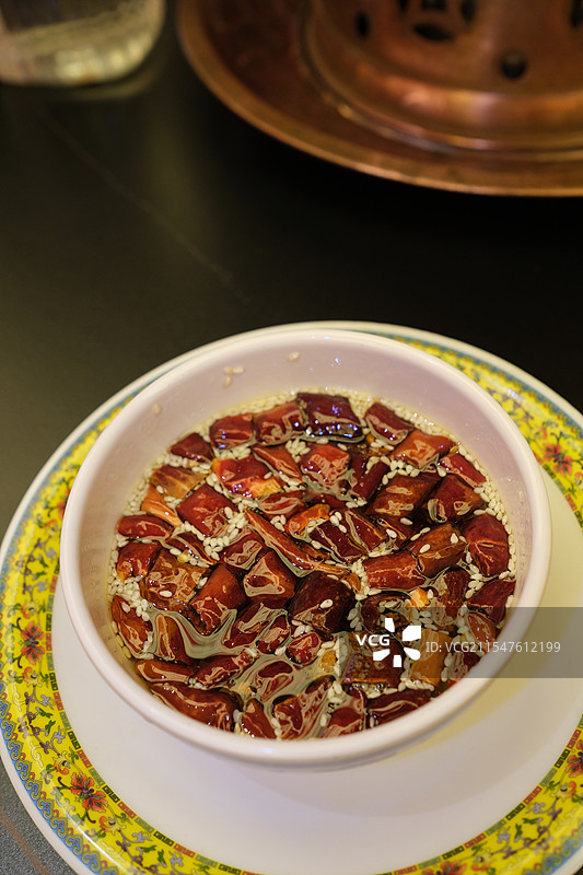 一碗辣椒油俯拍特写图片素材