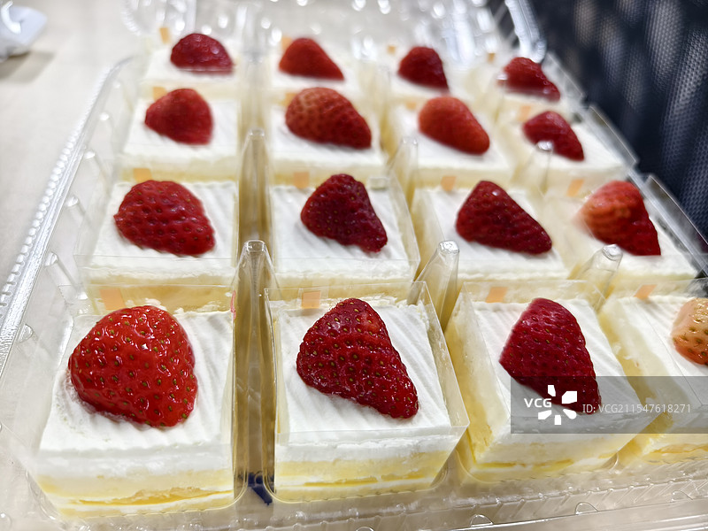 草莓蛋糕图片素材