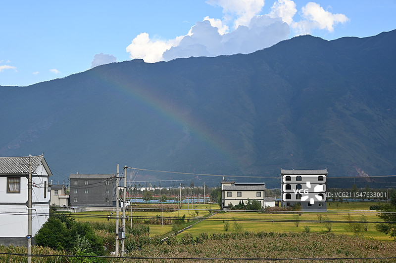 山间彩虹图片素材