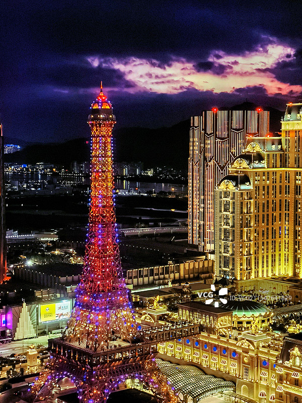 澳门康莱德酒店窗外夜景图片素材