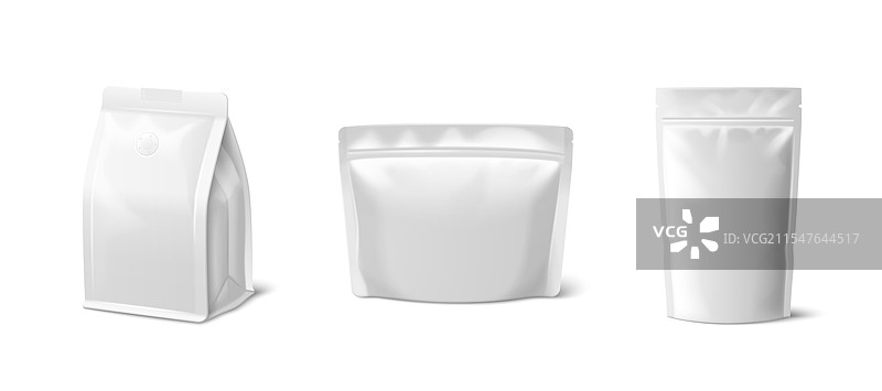 白色纸袋套装，背景独立展示图片素材
