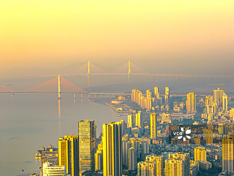 汕头市潮人码头 汕头礐石大桥 牛田洋特大桥 牛田洋快速通道 横跨榕江和汕头内海湾 汕头金平区老城区图片素材