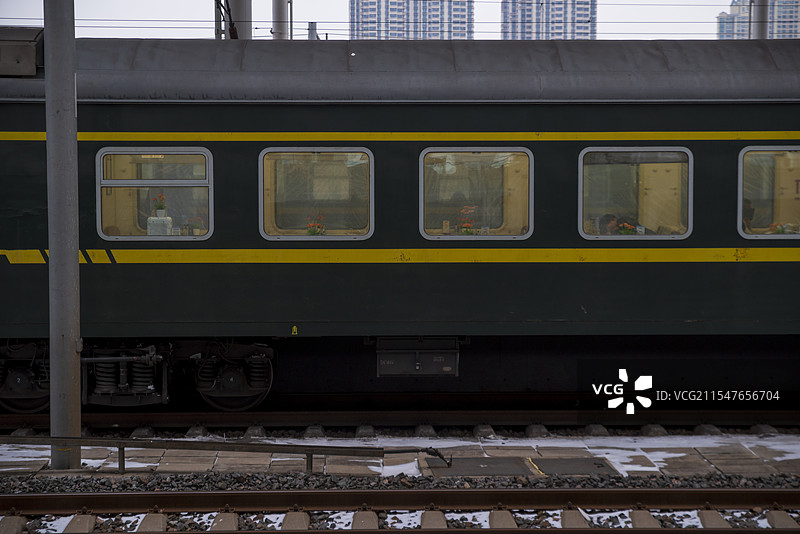 春运中的绿色火车图片素材