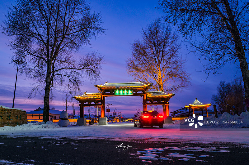 鹤岗市萝北县红光美食街图片素材