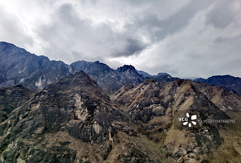 虎跳峡的山图片素材