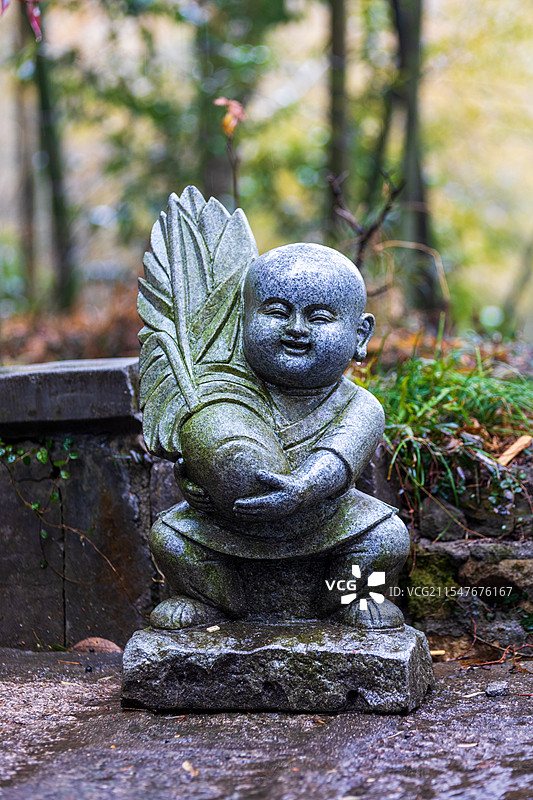 安徽天柱山三祖寺石像小和尚图片素材