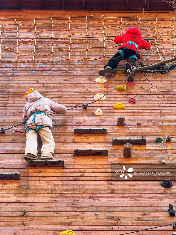 攀岩游戏（盐城市黄海森林生态旅游景区）图片素材