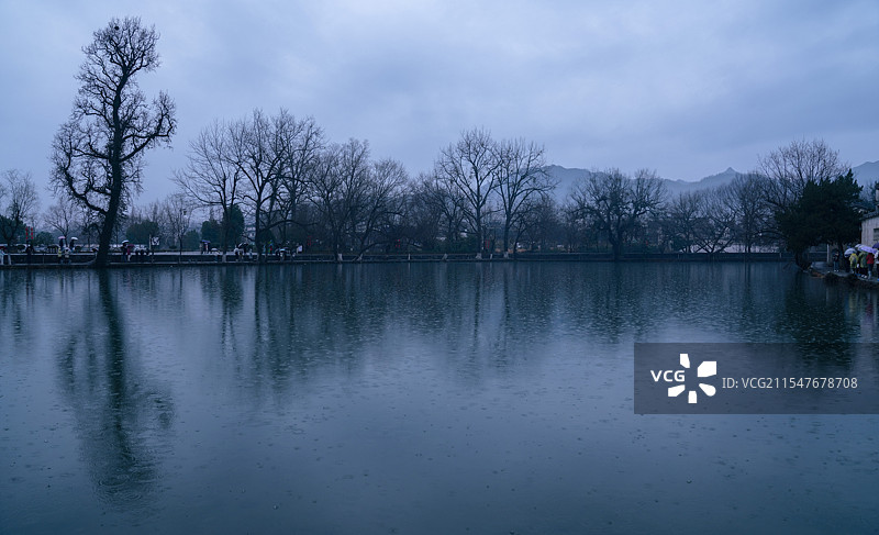 春季假期的安徽黄山宏村图片素材