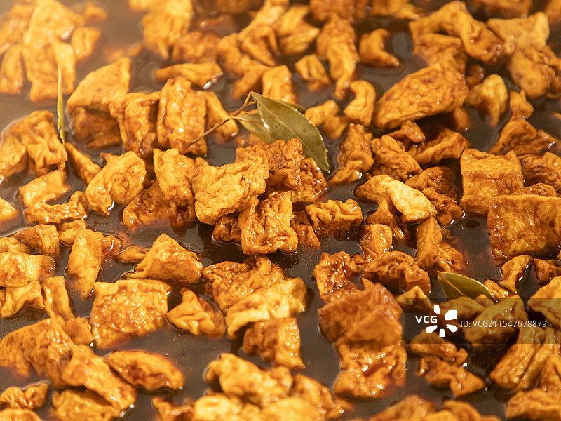 卤制过程主要是上色、上味、卤汁图片素材