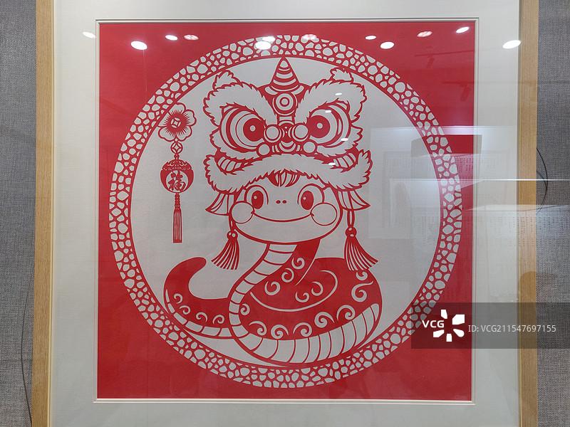 剪纸艺术蛇年剪纸非物质文化遗产非遗展品图片素材